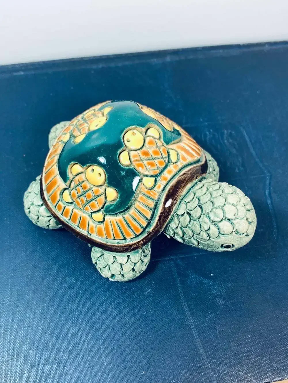 Mini Turtle dark green figurine Artesania